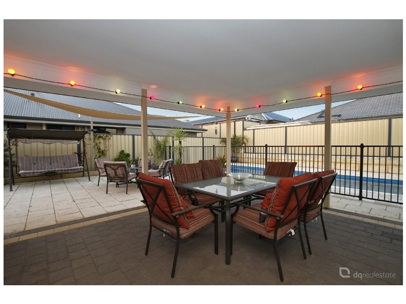 8 Hirundo Bend, Tapping WA 6065