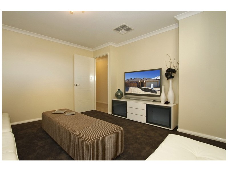 B/33 Wicklow Circle, Darch WA 6065