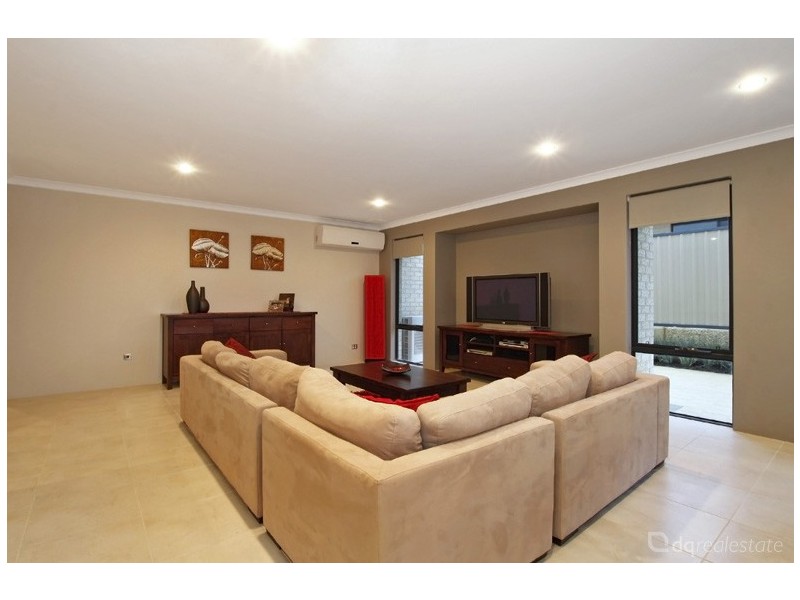 12 Dowitcher Turn, Tapping WA 6065