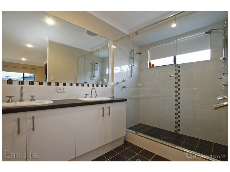 12 Dowitcher Turn, Tapping WA 6065