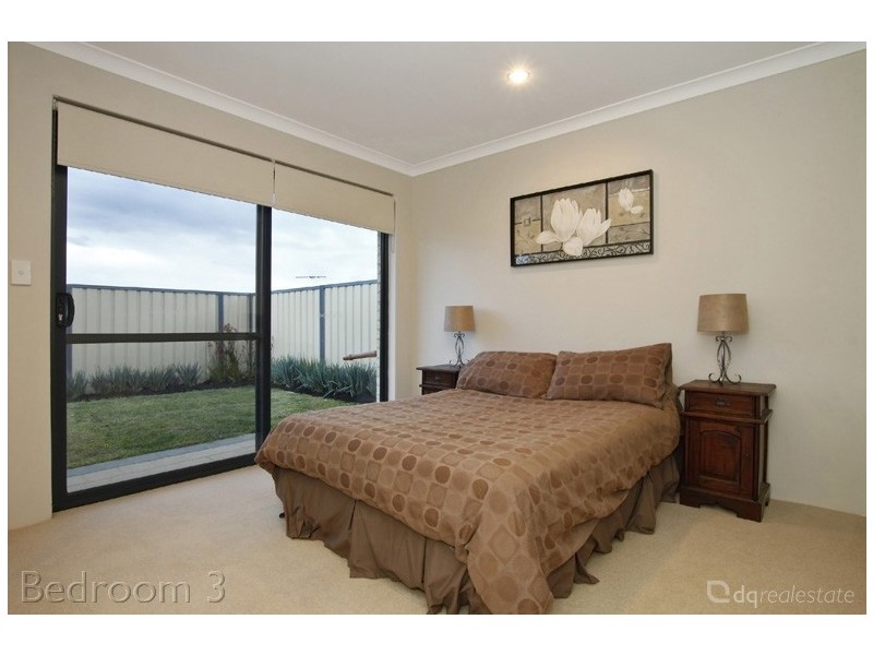 12 Dowitcher Turn, Tapping WA 6065