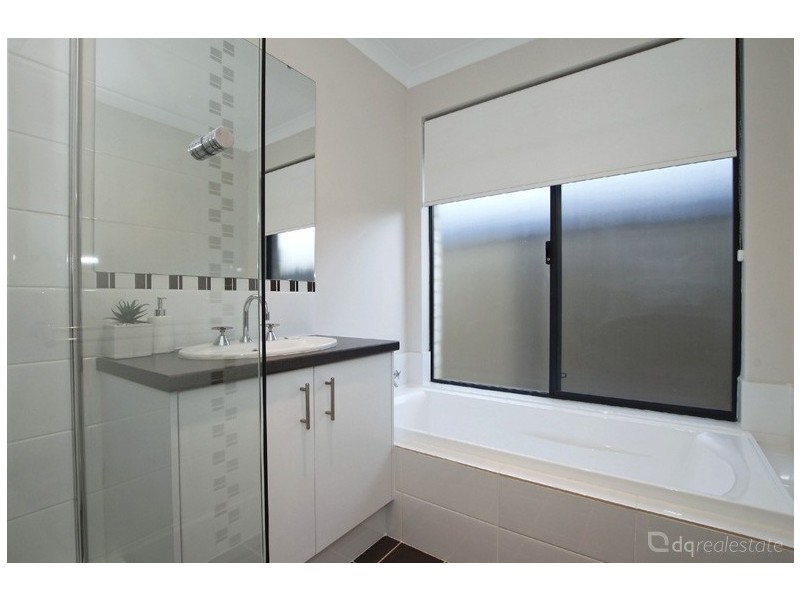 12 Dowitcher Turn, Tapping WA 6065