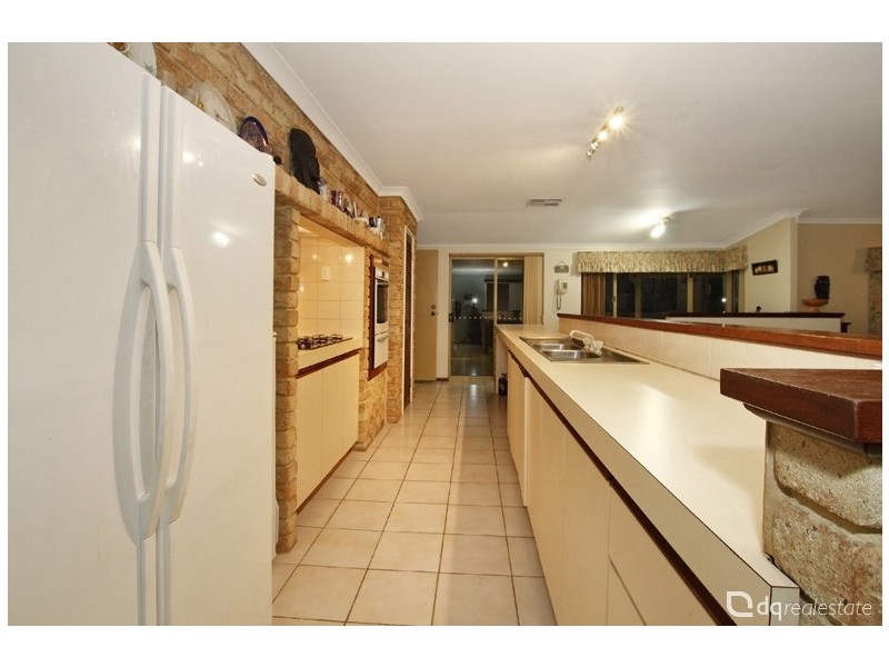 39 Chichester Drive, Woodvale WA 6026