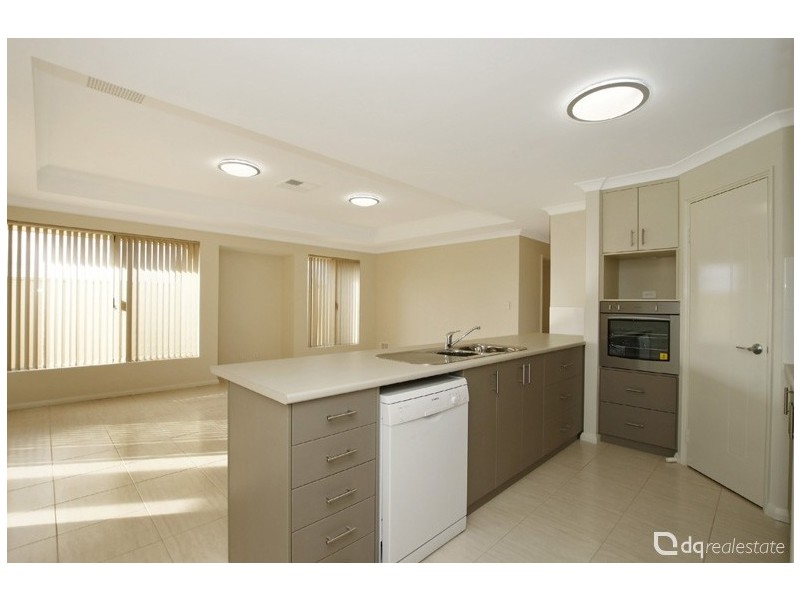 A/33 Wicklow Circle, Darch WA 6065