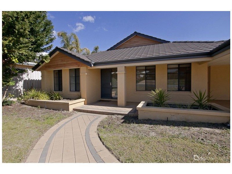 14 Carwoola Circle, Carramar WA 6031