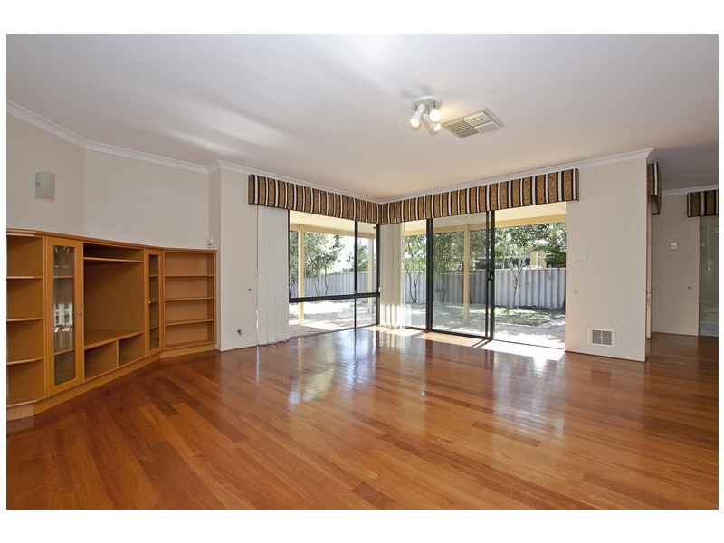 14 Carwoola Circle, Carramar WA 6031