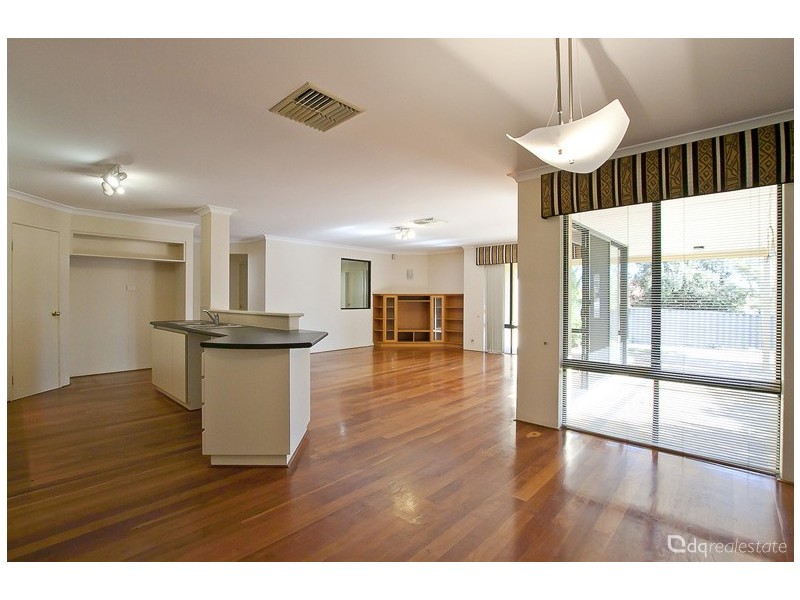 14 Carwoola Circle, Carramar WA 6031