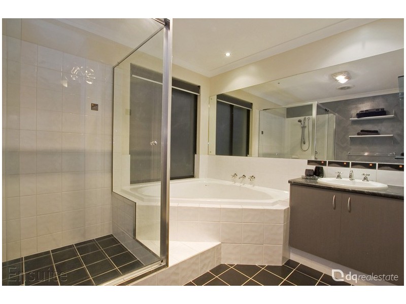 2 Dublin Road, Darch WA 6065