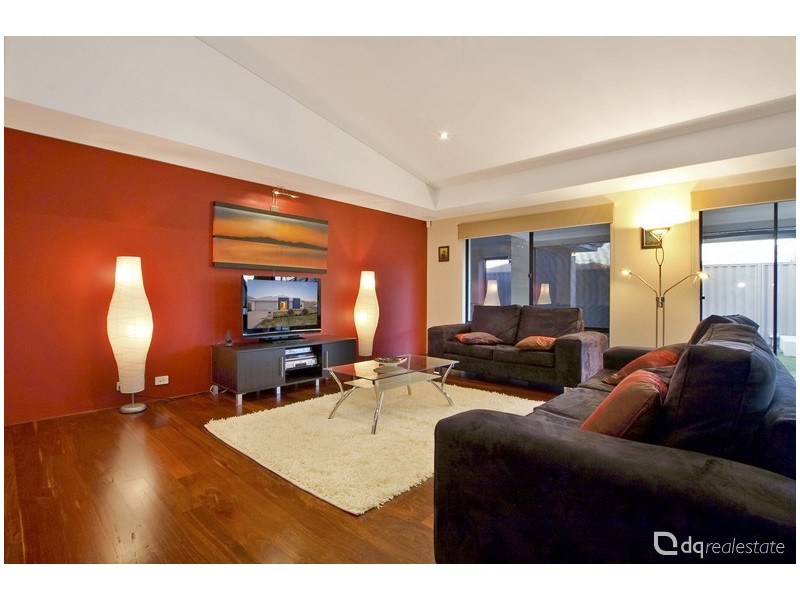 2 Dublin Road, Darch WA 6065