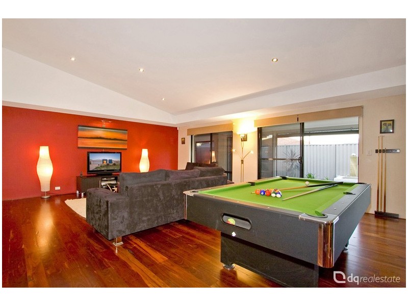 2 Dublin Road, Darch WA 6065