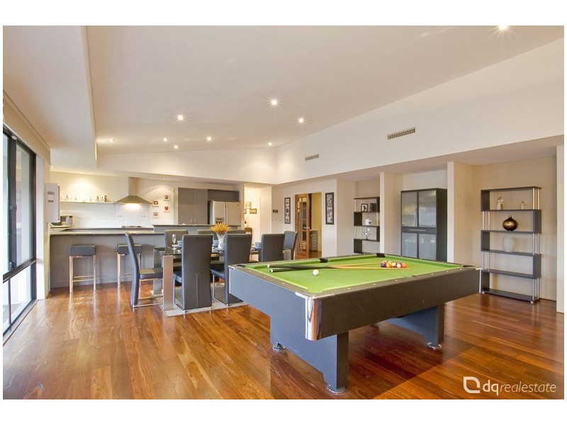 2 Dublin Road, Darch WA 6065