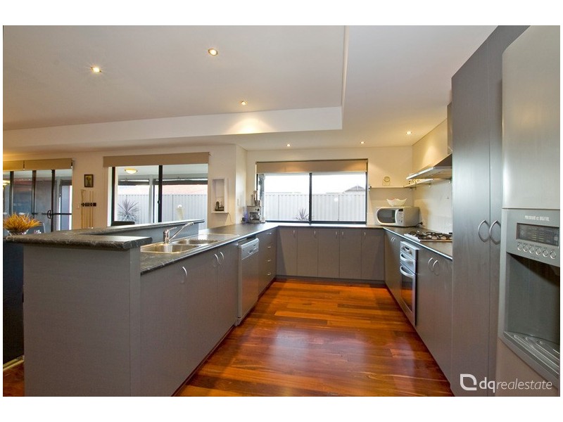 2 Dublin Road, Darch WA 6065