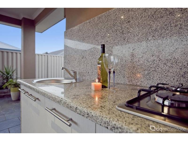 16 Castlebar Way, Darch WA 6065