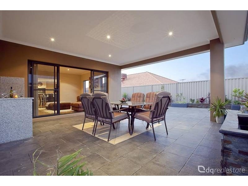 16 Castlebar Way, Darch WA 6065