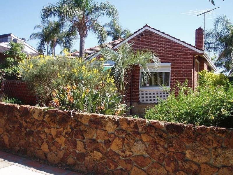 353 Hector Street, Yokine WA 6060