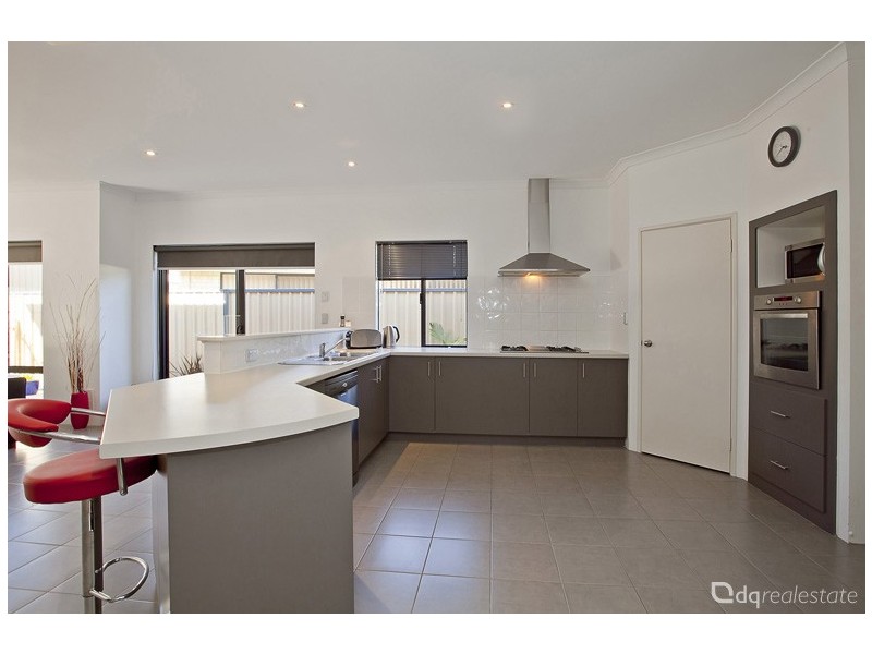 15 Pardalote Way, Tapping WA 6065