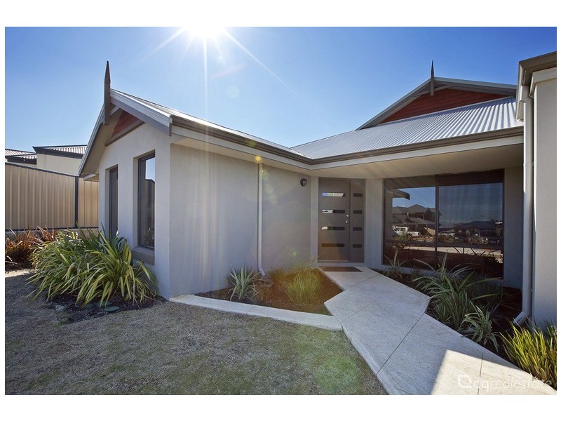 15 Pardalote Way, Tapping WA 6065