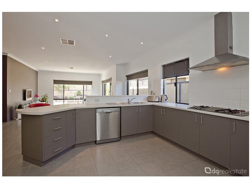 15 Pardalote Way, Tapping WA 6065