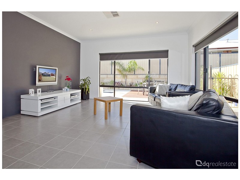 15 Pardalote Way, Tapping WA 6065