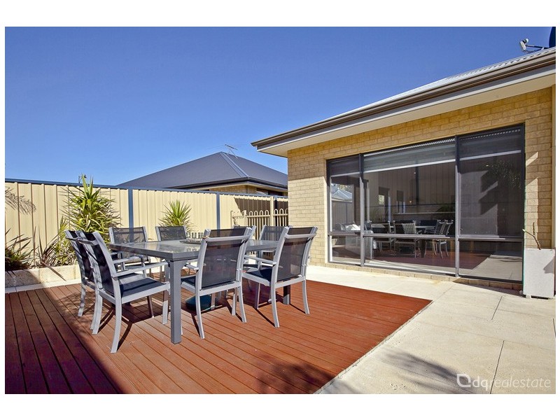15 Pardalote Way, Tapping WA 6065