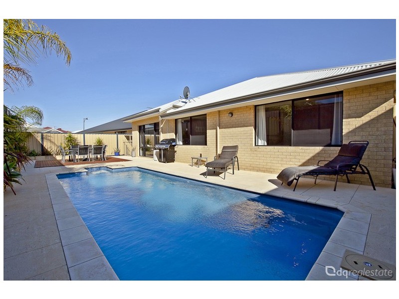 15 Pardalote Way, Tapping WA 6065