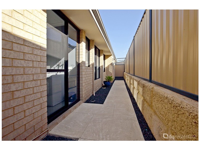 15 Pardalote Way, Tapping WA 6065