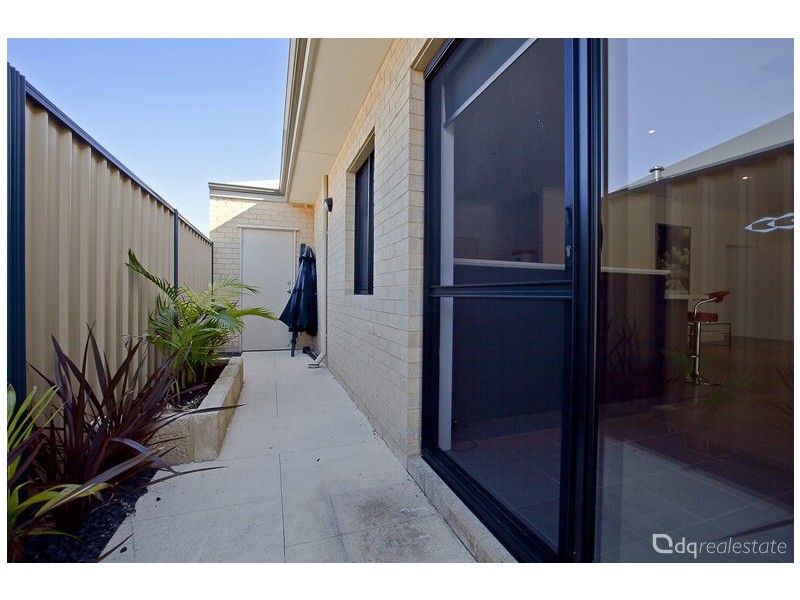 15 Pardalote Way, Tapping WA 6065