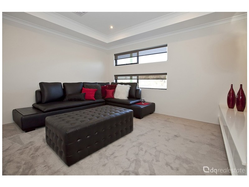 43 Botanic Avenue, Banksia Grove WA 6031