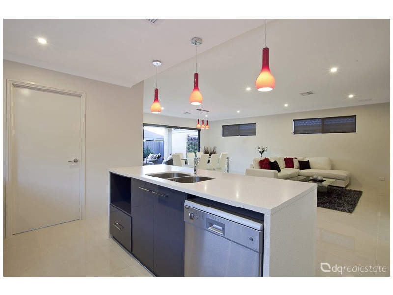 43 Botanic Avenue, Banksia Grove WA 6031