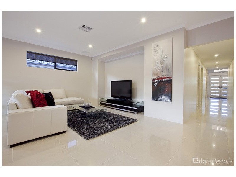 43 Botanic Avenue, Banksia Grove WA 6031