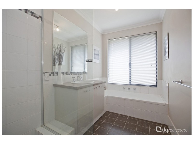 1 Sisley Approach, Tapping WA 6065