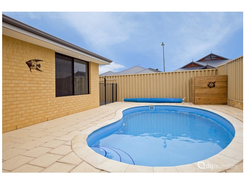 1 Sisley Approach, Tapping WA 6065