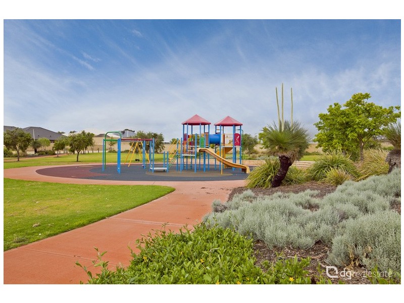 1 Sisley Approach, Tapping WA 6065