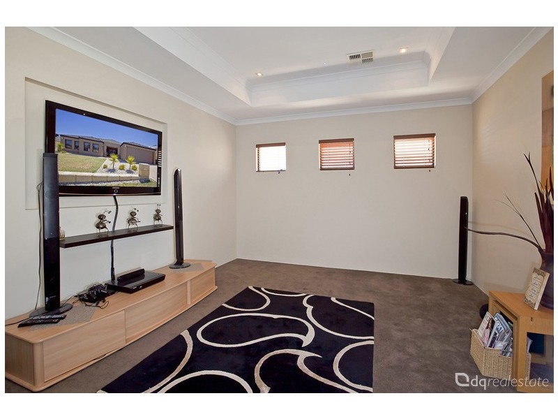 34 Bingarra Crescent, Tapping WA 6065