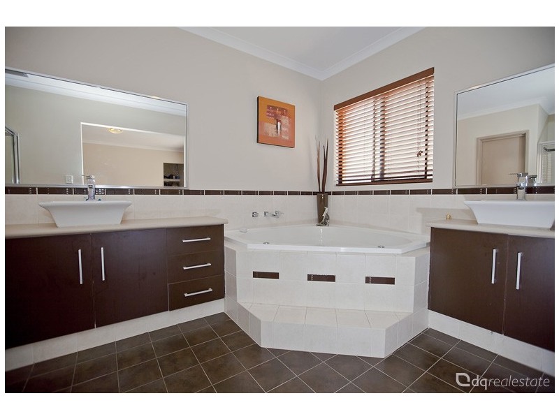 34 Bingarra Crescent, Tapping WA 6065