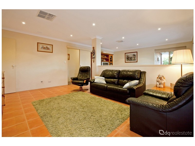 126 Chichester Drive, Woodvale WA 6026