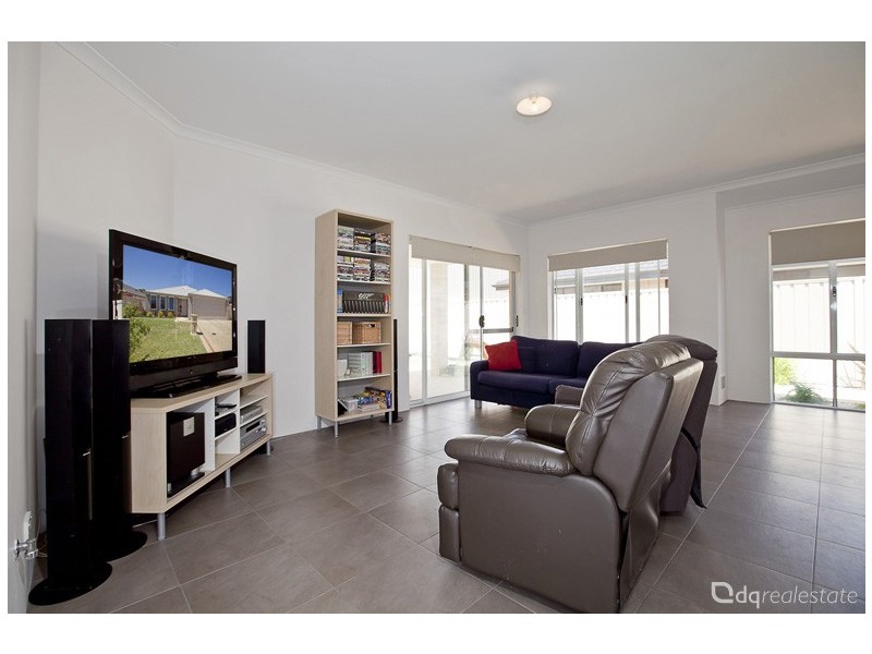 10 Arniston Way, Darch WA 6065