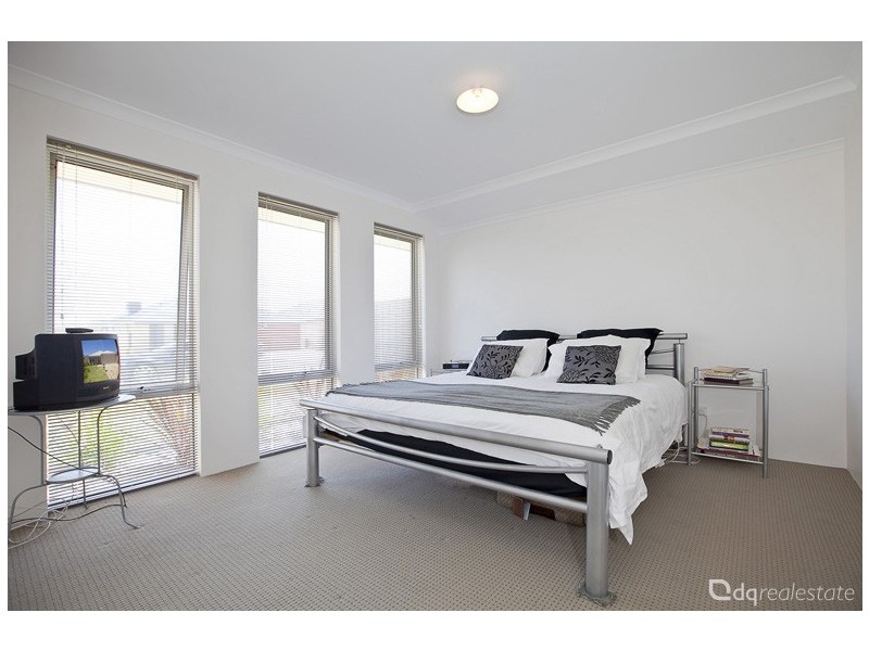 10 Arniston Way, Darch WA 6065