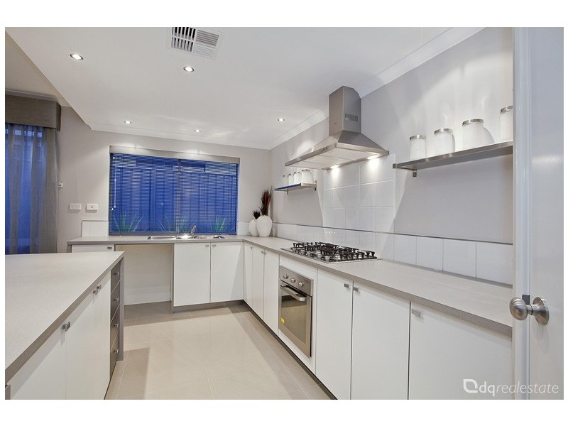 27 Botanic Ave, Banksia Grove WA 6031