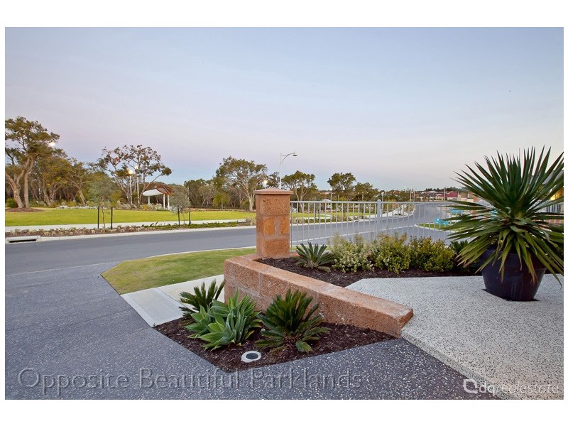 27 Botanic Ave, Banksia Grove WA 6031