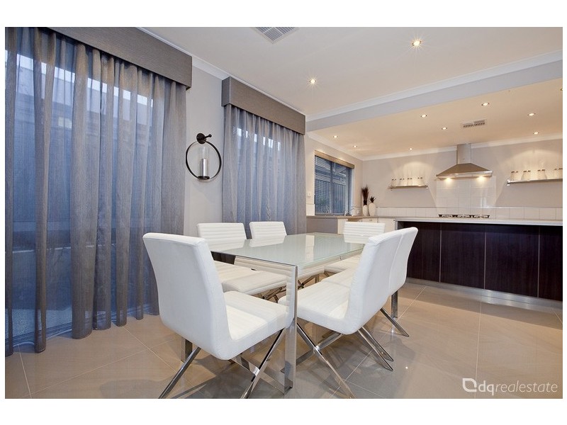 27 Botanic Ave, Banksia Grove WA 6031