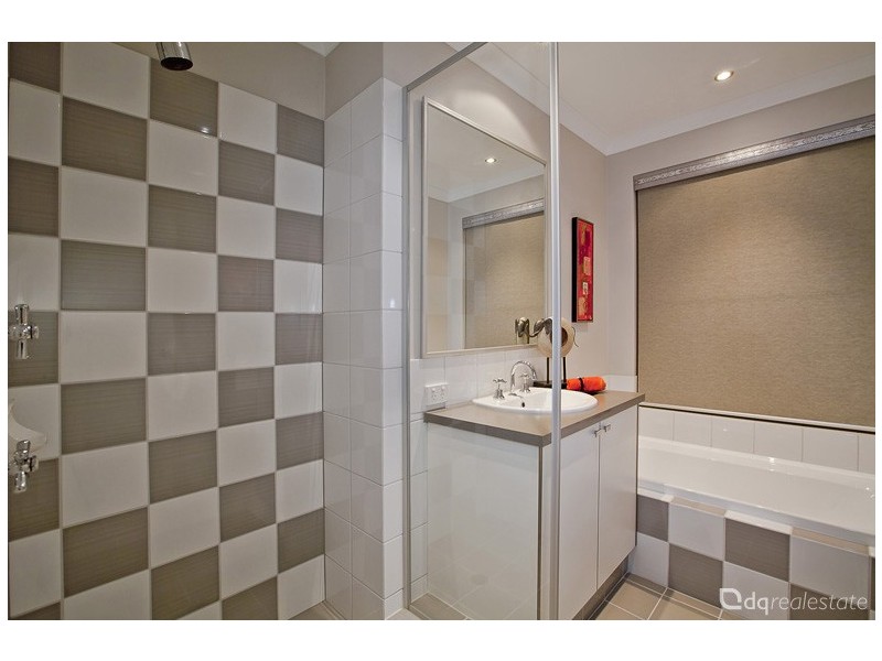 27 Botanic Ave, Banksia Grove WA 6031