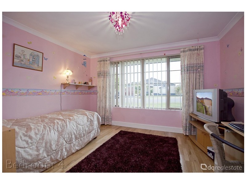 8 Archimedes Crescent, Tapping WA 6065