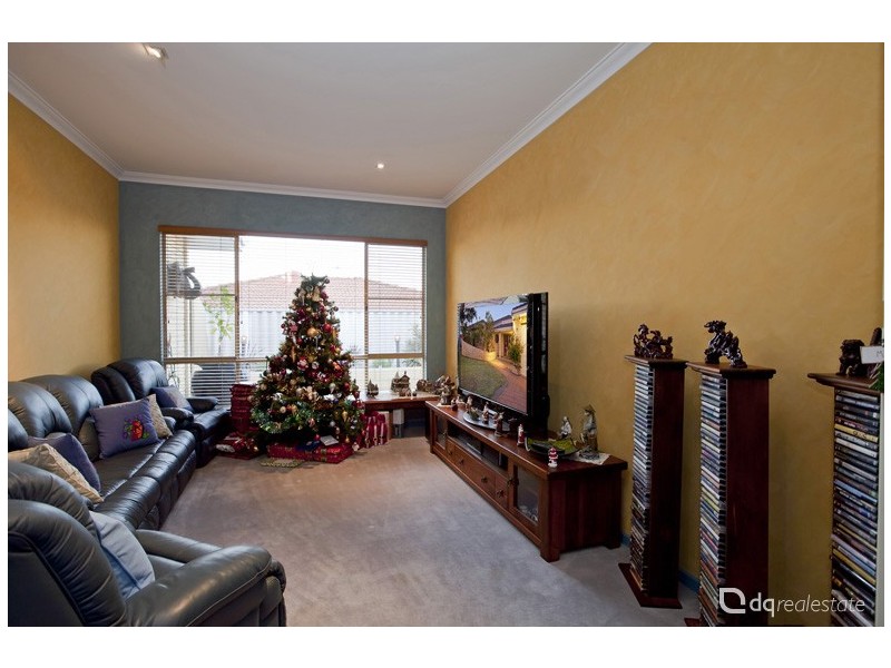 9 Antrim Court, Woodvale WA 6026