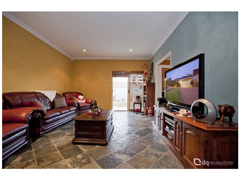 9 Antrim Court, Woodvale WA 6026