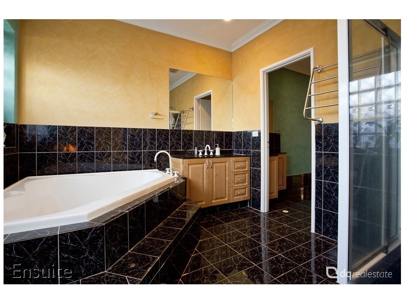 9 Antrim Court, Woodvale WA 6026