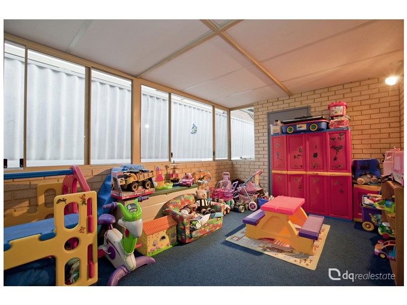 9 Antrim Court, Woodvale WA 6026