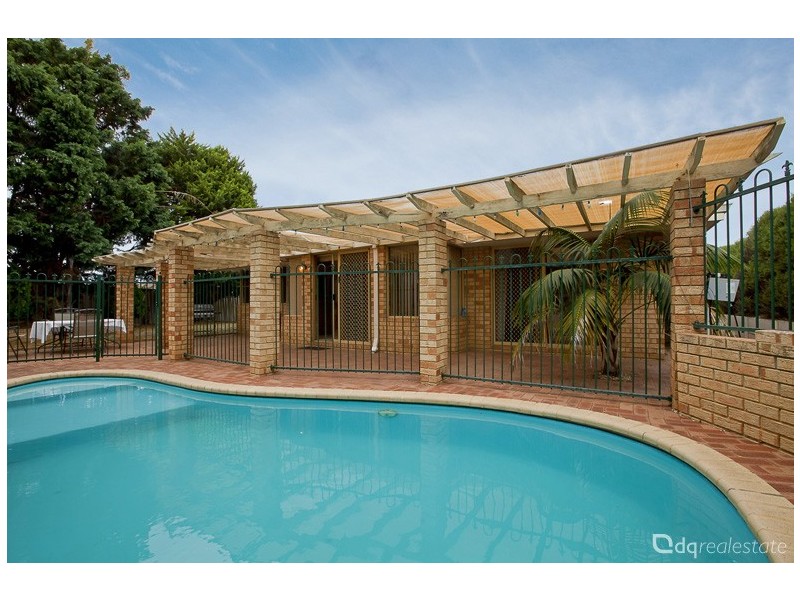 6 Avalon Close, Woodvale WA 6026