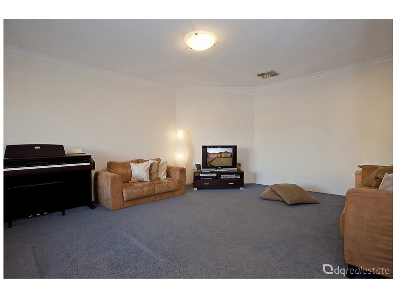 19 Sutton Way, Darch WA 6065