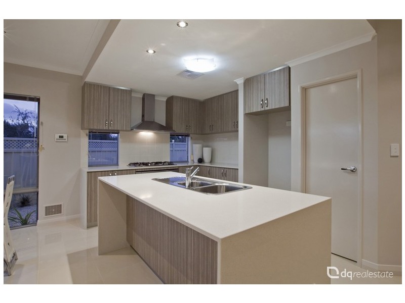9 Greylock Meander, Madeley WA 6065